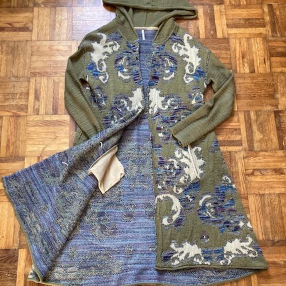 Free People Long Green and White Patterned Bohemian Sweater Size XS - Picture 11 of 11